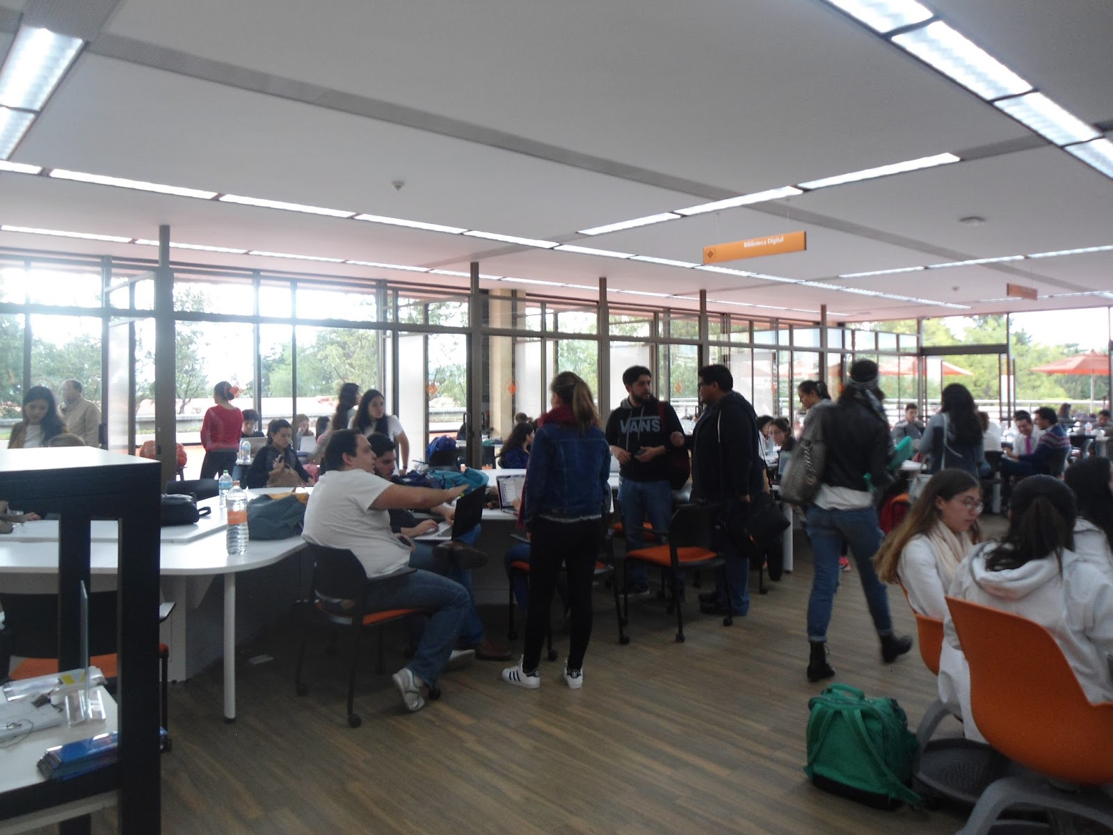 Sala de Estudio Colaborativo y Biblioteca Digital de la Universidad