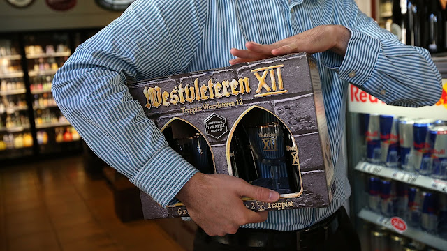 Westvleteren XII é a mais medieval, feita por monges. A corrida é imediata, porque dizem é a melhor do mundo! Westvleteren XII é a mais medieval, feita por monges. A corrida é imediata, porque dizem é a melhor do mundo!