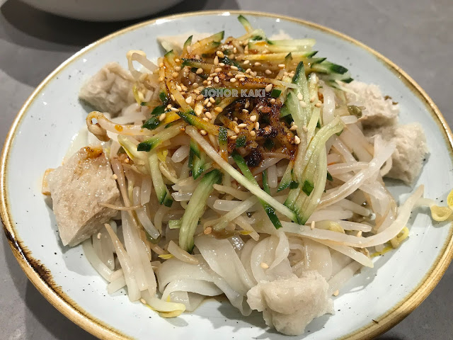 Artisan Plus 老碗 Hand Pulled Noodles @ Dundas West Toronto Artisan Plus 老碗 Hand Pulled Noodles @ Dundas West Toronto