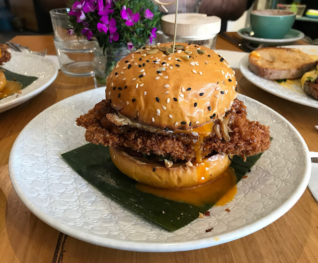Valencia Cafe Kitchen, Doncaster East, nasi lemak burger