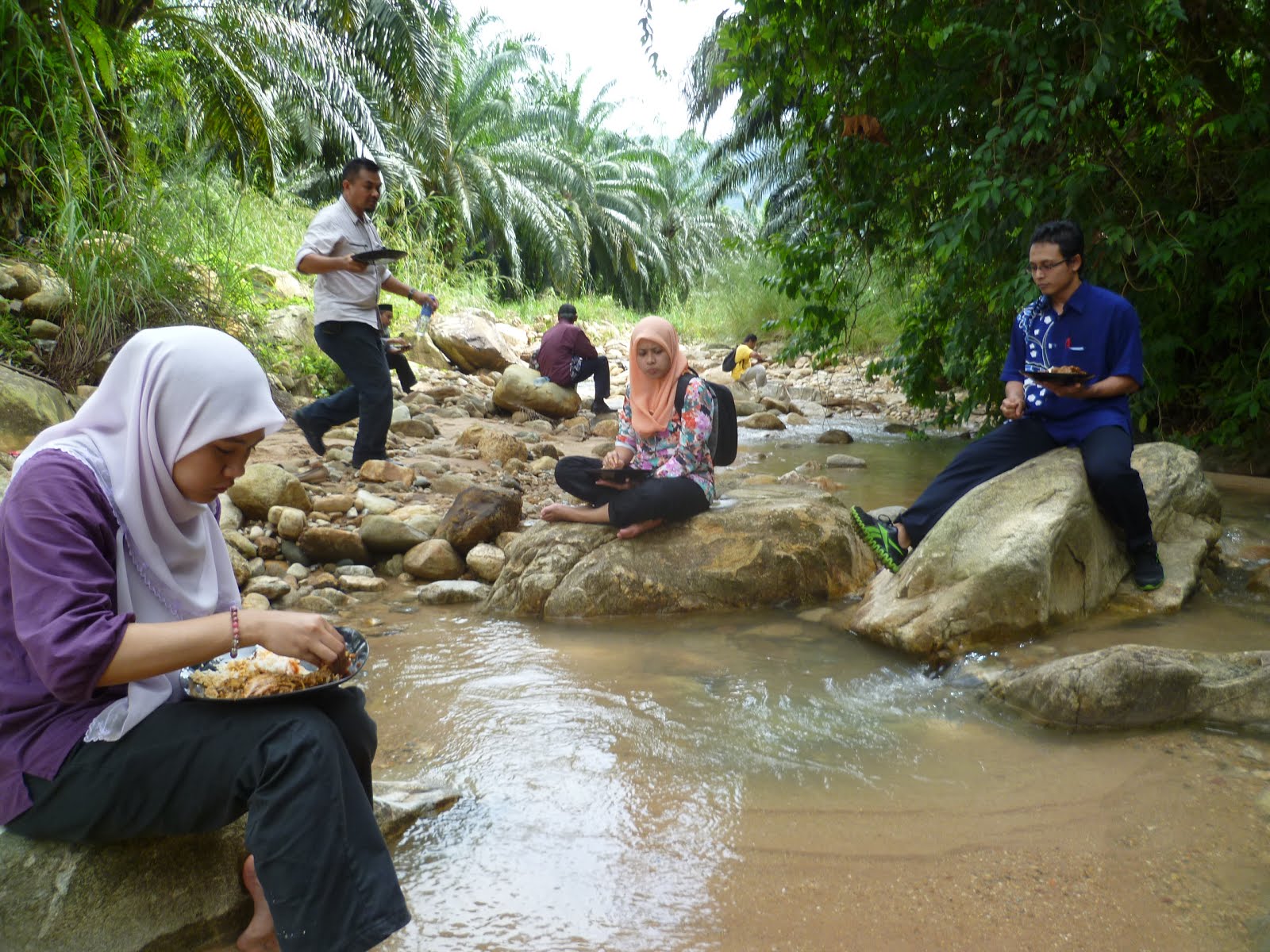 A Medical Technician at Radiology Dept. HUSM: A visit to the Orang Asli ...