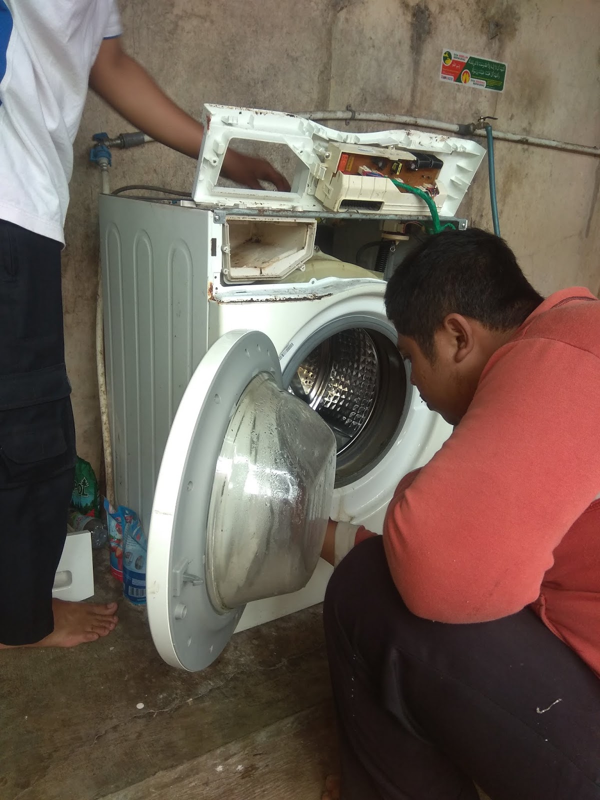 PENYEBAB MESIN CUCI MATI ATAU BERPUTAR PELAN