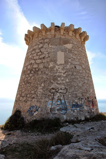 Imagen 1: Acceso elevado de la Torre de Escaletes (Santa Pola del Este - Santa Pola / Alicante)