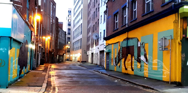 Belfast, yellow graffit