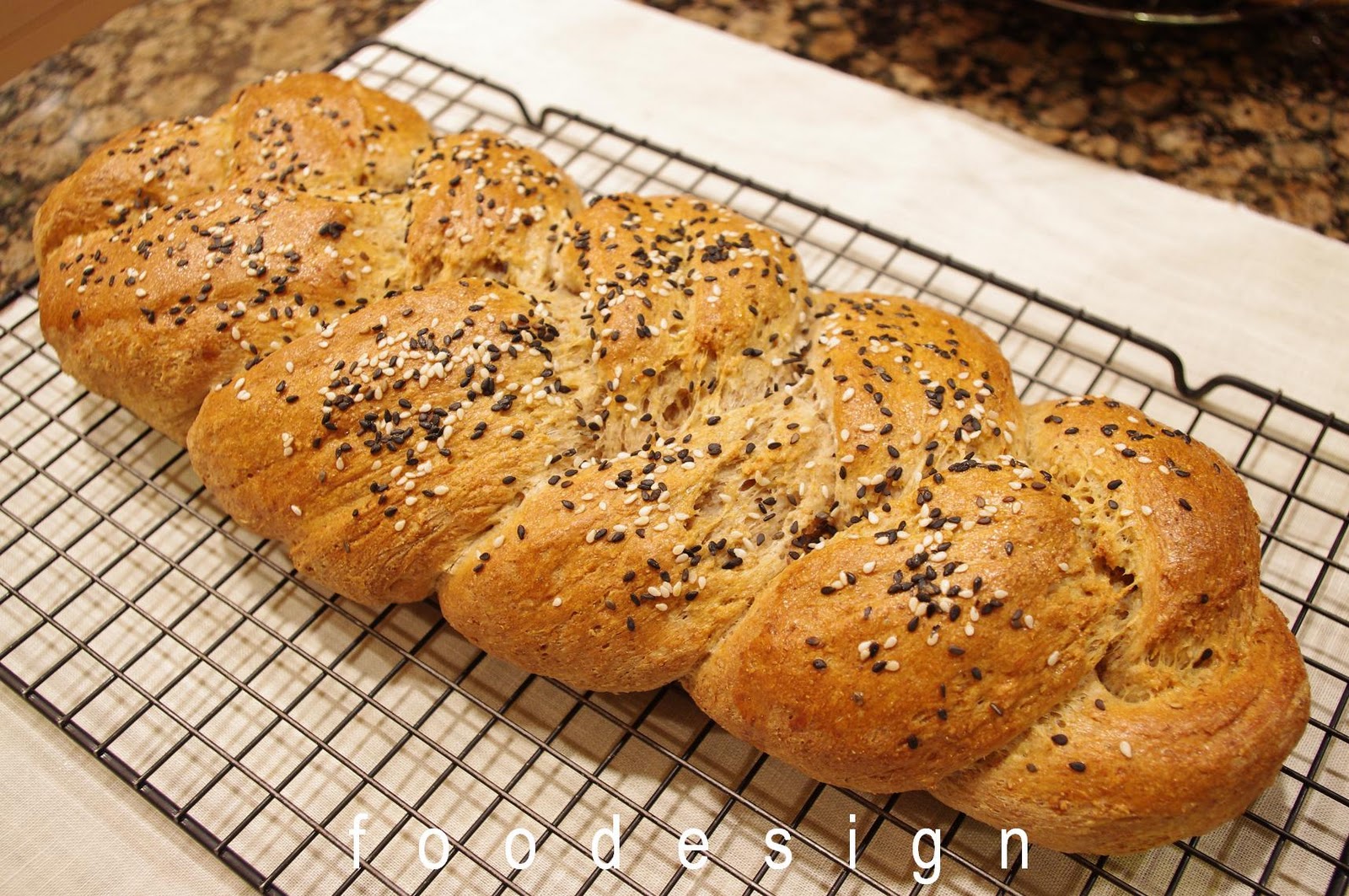 foodesign whole wheat braided bread with milled flax seed