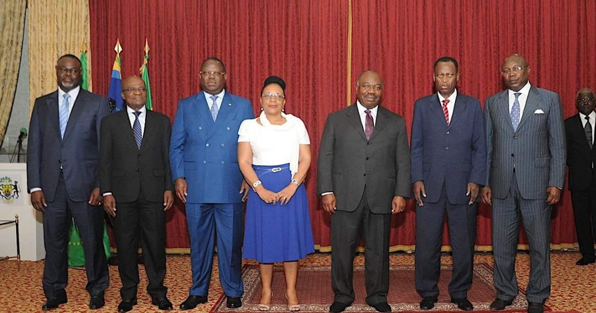 Dialogue Politique Aux hommes politiques de redonner espoir!