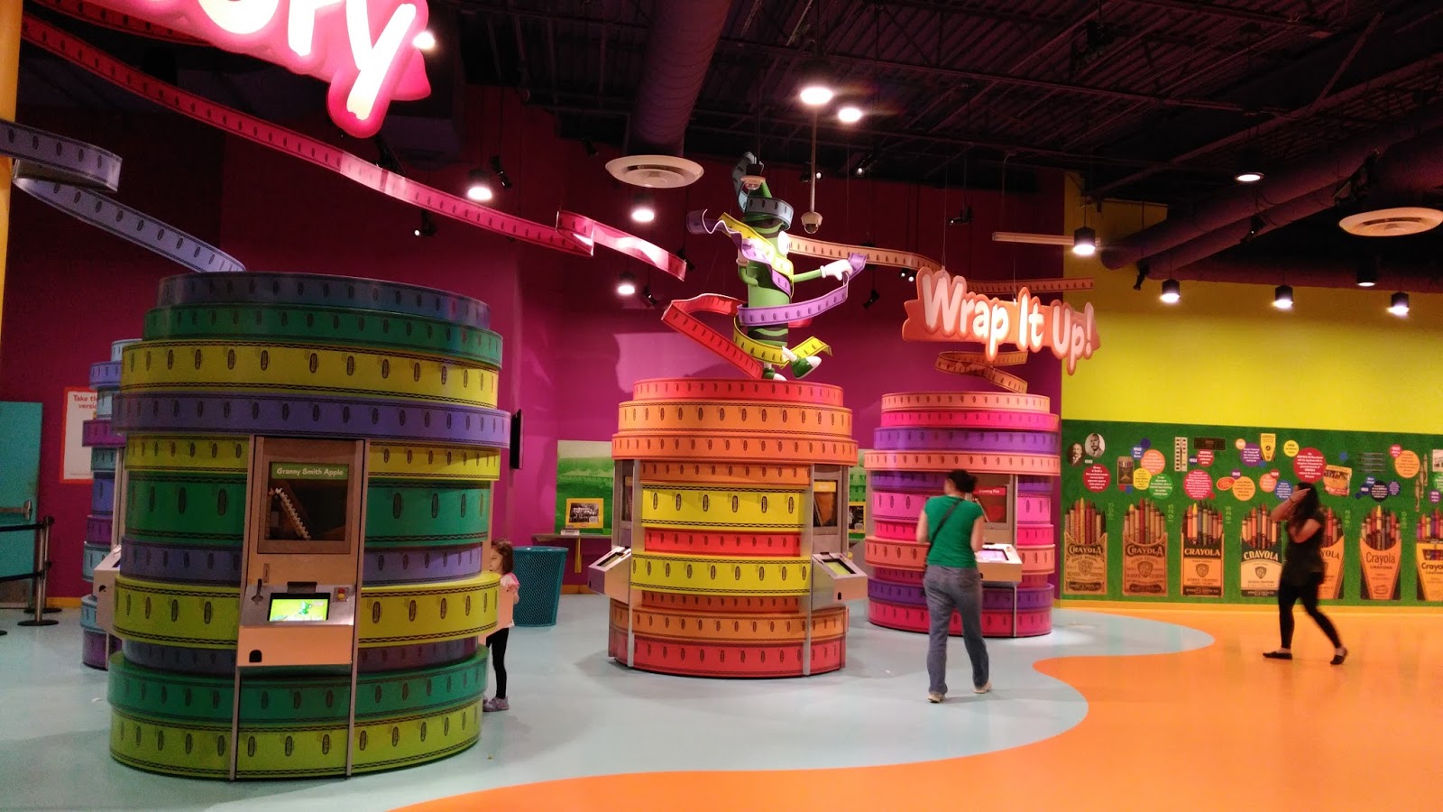 Chaotic Mama's Life Crayola Experience Field Trip with GGM