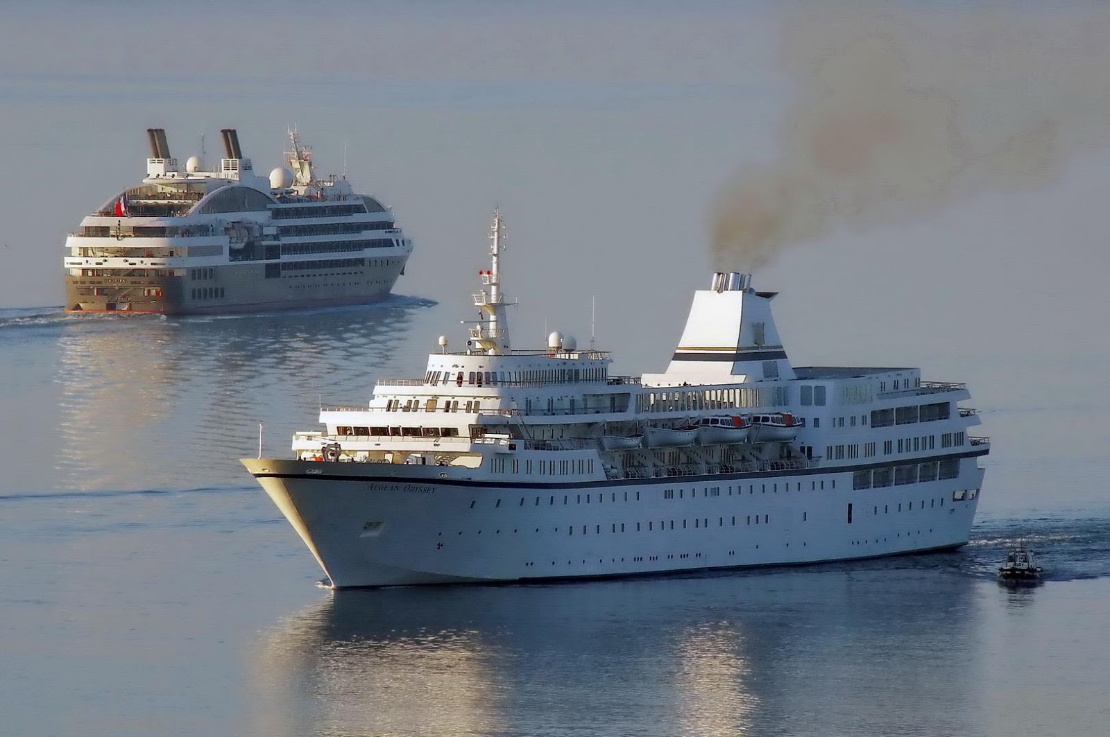 Ships in Split Aegean Odyssey (cruise ship, 1973) IMO 7225910 L