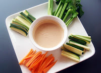 hortalizas frescas con salsa (dip con crudités)