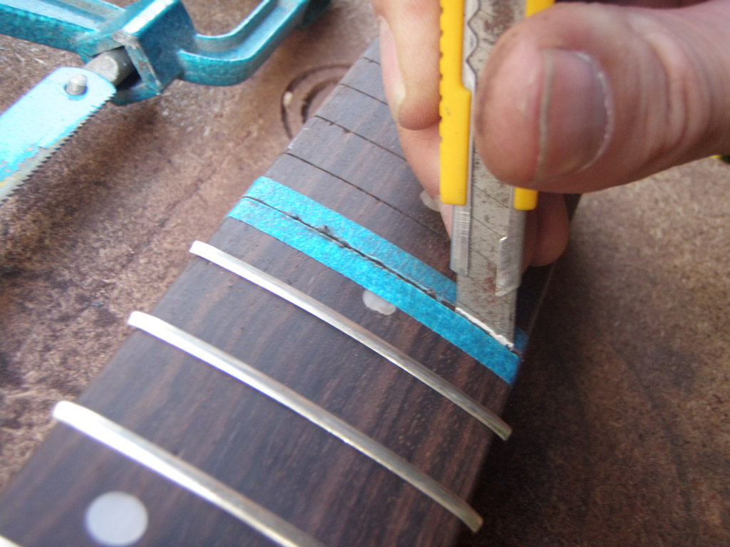 Hofner Colorama II restoration project (part 3) refretting the