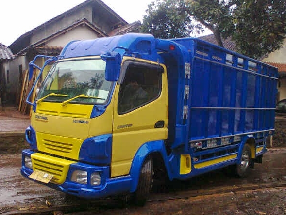 Modifikasi Mobil Truk Lampung-kuning biru