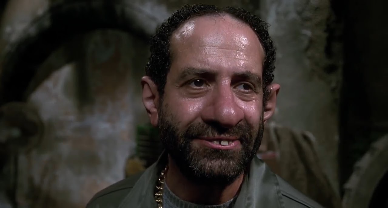 Тони шэлуб люди в черном. Тони шэлоубу людив черном. Люди в черном 2 джибс. Джибс люди в черном. Люди в черном продавец.