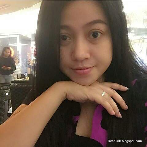 Lilin Herlina Penyanyi Lagu Dinding Kaca