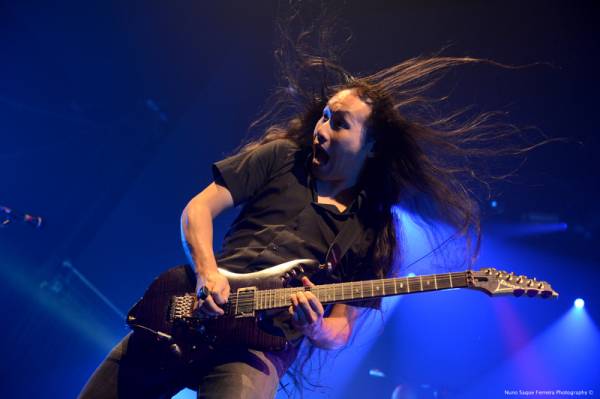 Profile Gitaris Herman Li Profile Gitaris Herman Li