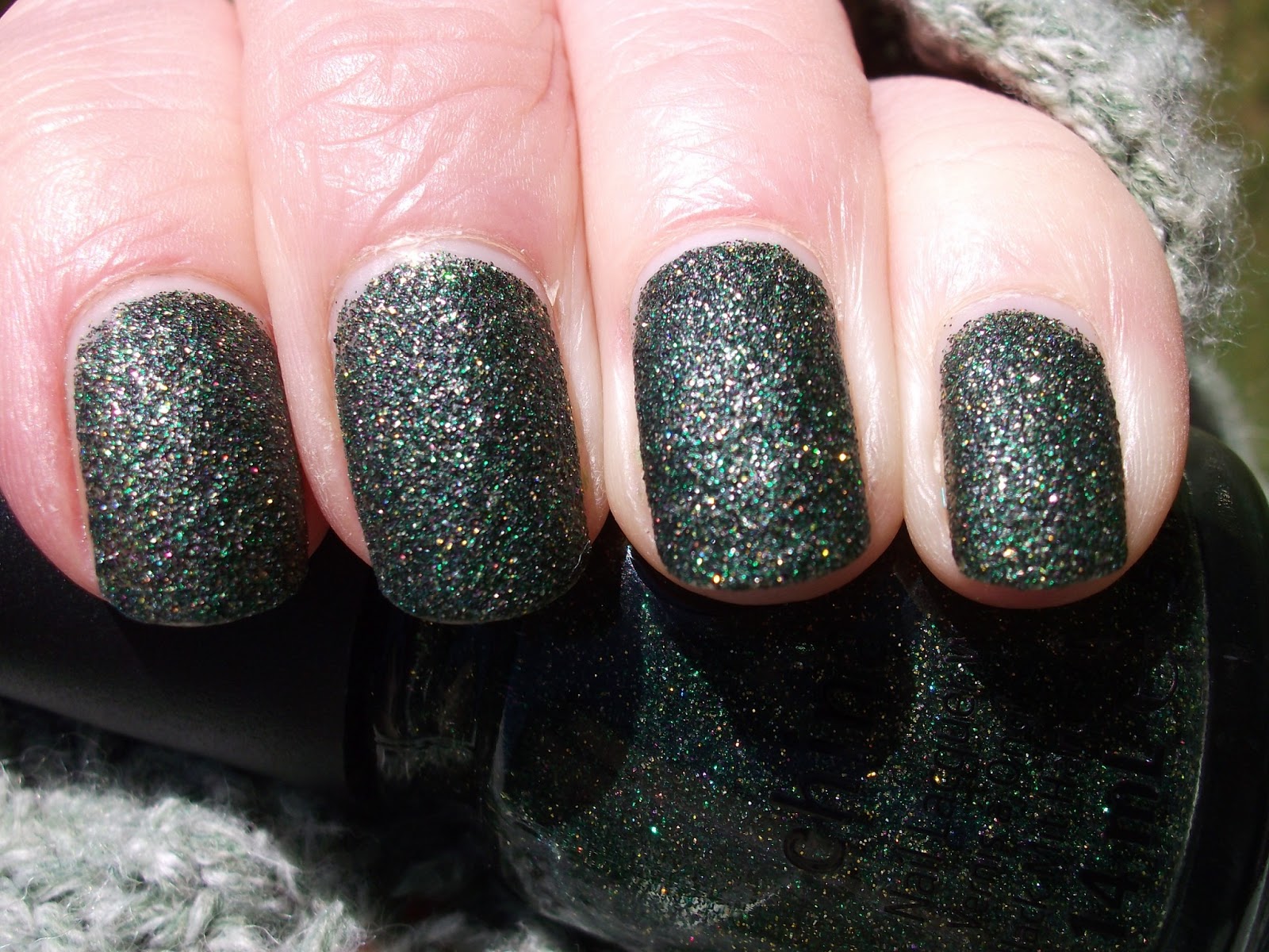 Knitty Nails China Glaze Winter Holly