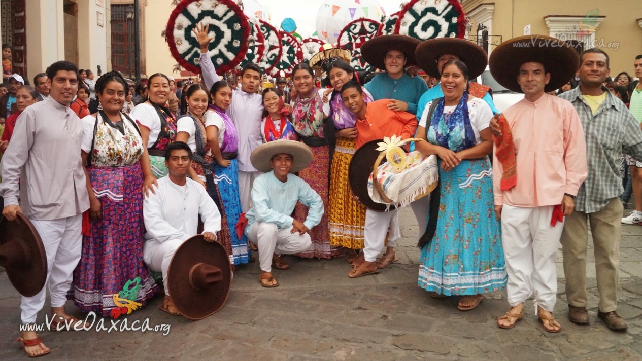 Calenda de la Coronación Pontificia de la Virgen de Juquila en la Ciudad de Oaxaca (2014) Vive