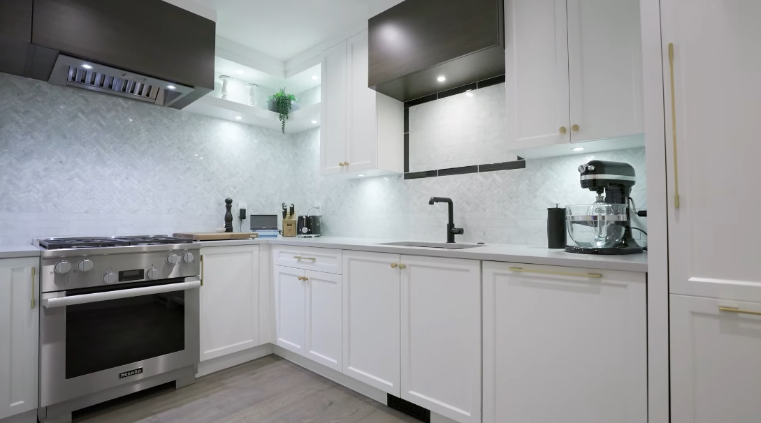 61 Interior Design Photos vs. 6892 Copper Cove Rd, West Vancouver Luxury Home Tour