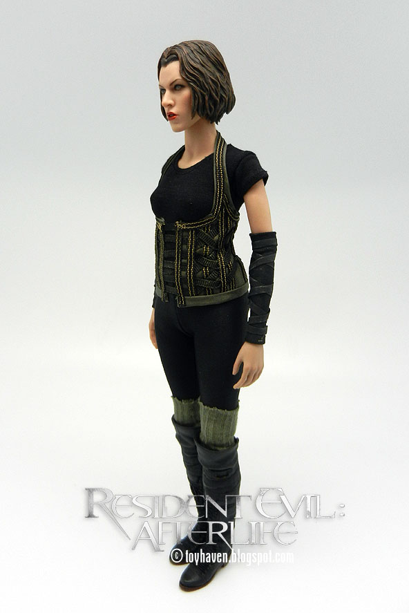 HOT TOYS 12 MMS139 RESIDENT EVIL AFTERLIFE BIOHAZARD ALICE 1/6 MP5K