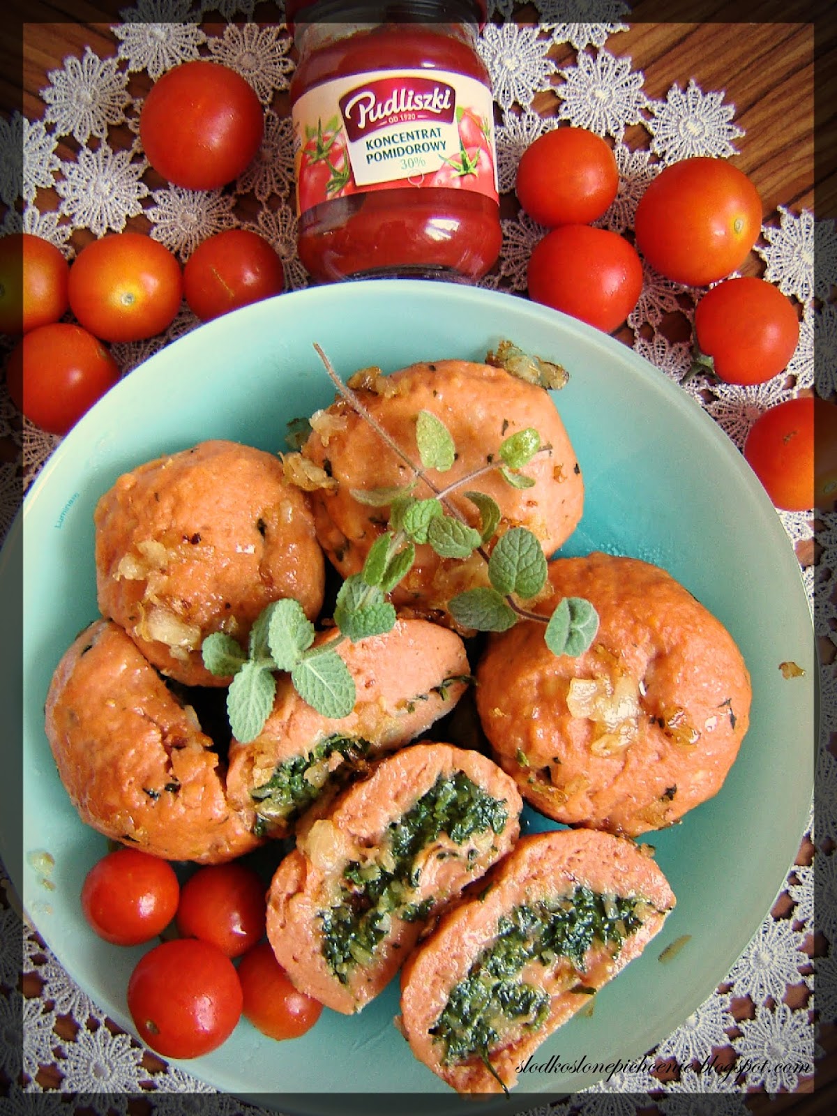Pomidorowe kluski ziemniaczane ze szpinakiem