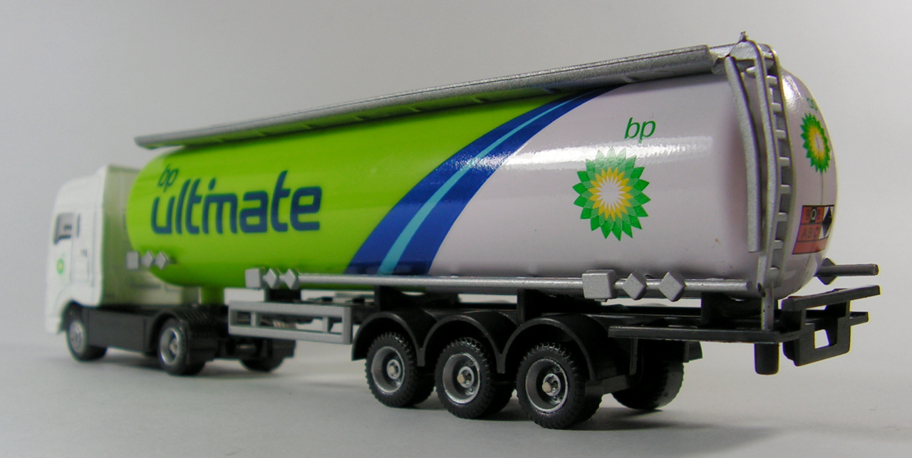 Capital Diecast Garage Golden Wheels M.A.N. BP Tanker