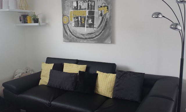 decoration jaune tendance design contemporaine intérieur comment chic coussins lampe accesoire jaune retro noir gris decoration jaune tendance design contemporaine intérieur comment chic coussins lampe accesoire jaune retro noir gris