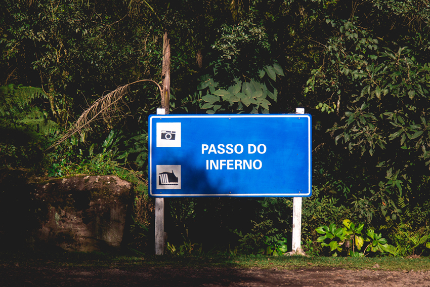 placa da ponte passo do inferno placa da ponte passo do inferno
