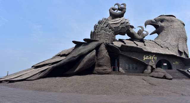 India-inaugura-colosal-estatua-de-águila-arquitectura-rajiv-anchal