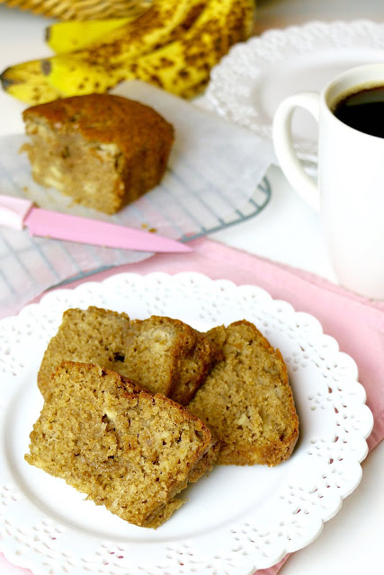 Skinny Low-Fat Banana Bread - The Lindsay Ann