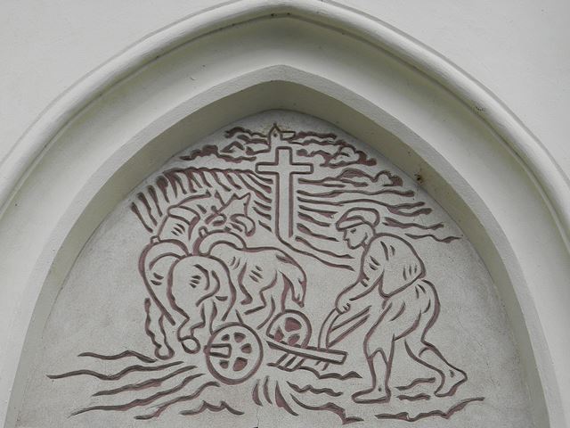 sgraffito nad wejściem do kościoła Sidzina, w polu, sztuka, drzwi