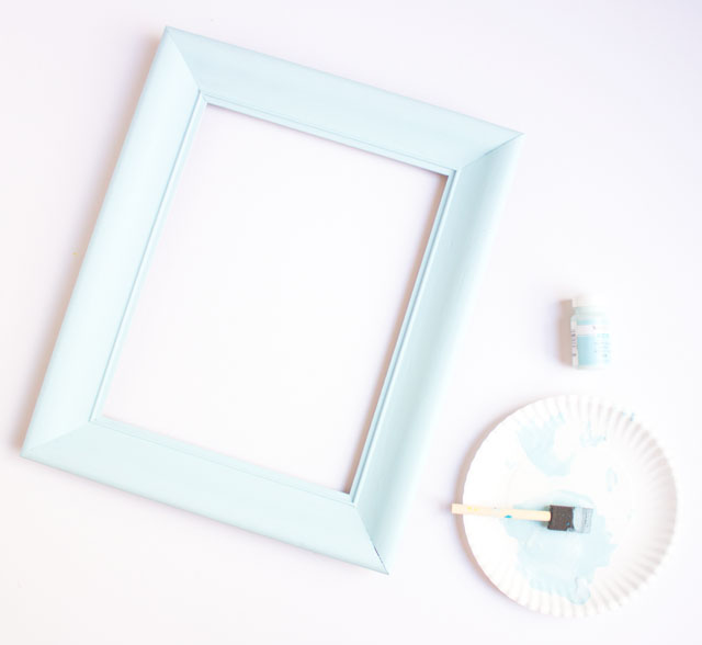 Such a fun thrift store makeover! Transform an old picture frame into this colorful Hello Spring fabric art! Such a fun thrift store makeover! Transform an old picture frame into this colorful Hello Spring fabric art!