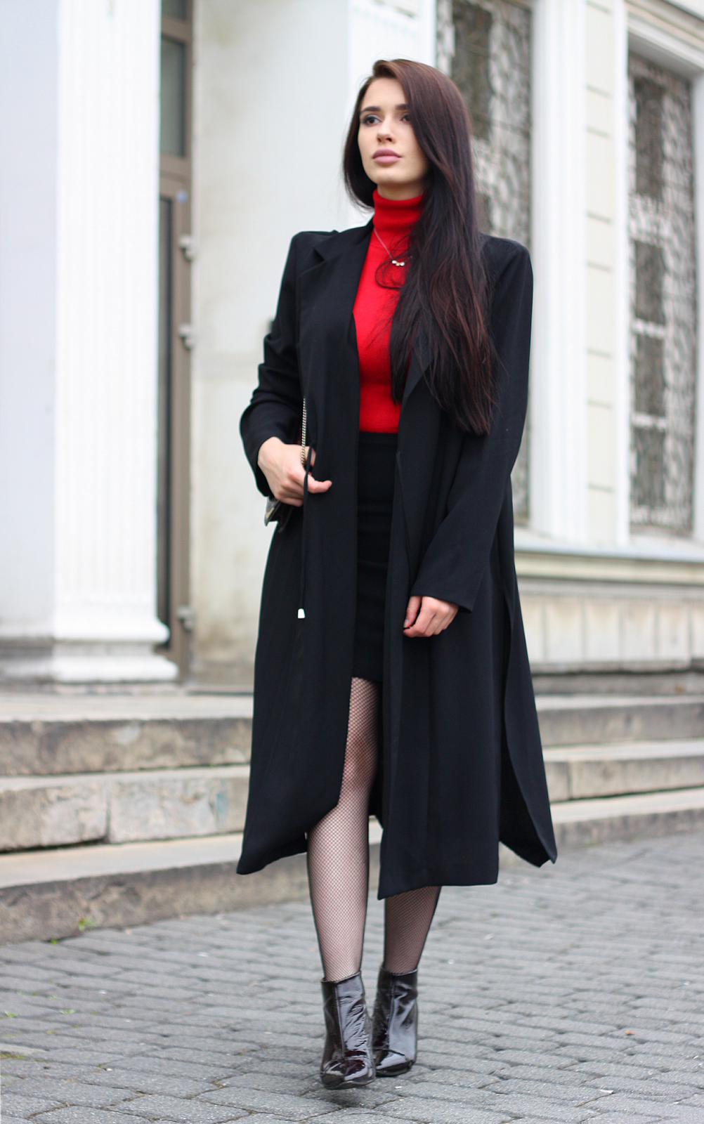 Trend czarne kabaretki czarne kabaretki, czerwony golf, stylizacje