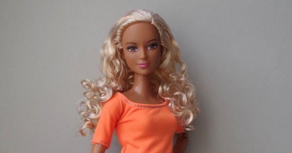 Plastic Dreams :: Barbie et miniatures: Made To Move Barbie Doll