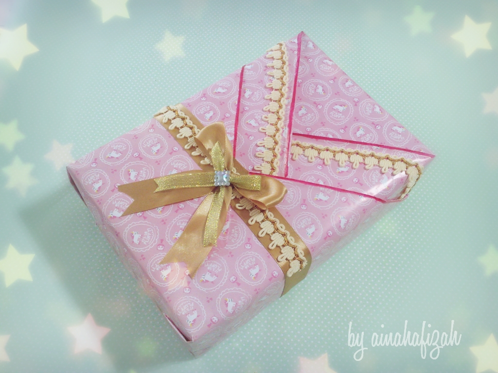 Cute gift wrap nail design - wide 10