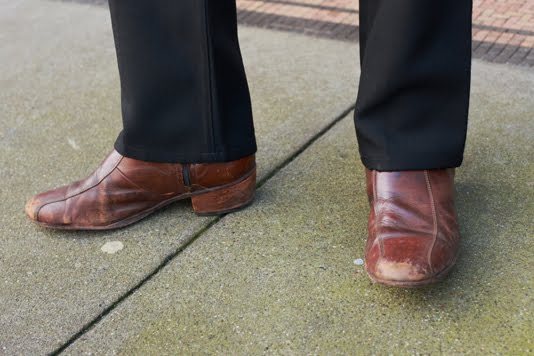 the_comforts: Dress for Success: Tip #2 Shoe Shine