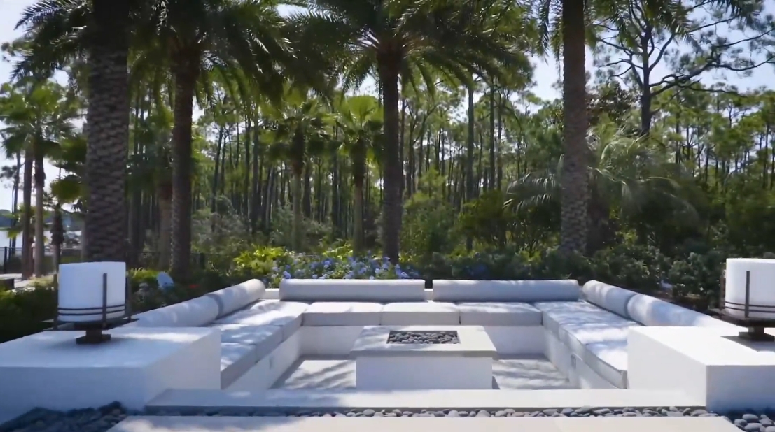 Tour Florida Luxury Modern Mansion vs. 20 Interior Design Photos
