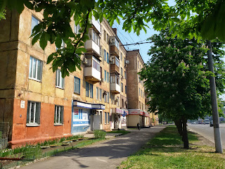 Продается 2-комнатная сталинка 5/5 эт. дома по ул. Мелешкина, 19 ( возле кинотеатра Олимп) Продается 2-комнатная сталинка 5/5 эт. дома по ул. Мелешкина, 19 ( возле кинотеатра Олимп)