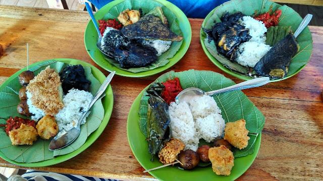 2 hari 1 malam di Cirebon part 1, keraton cirebon, nasi gamblang bu nur, wisata kuliner cirebon