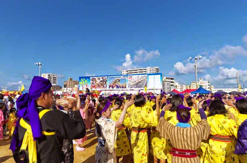 festival surrounding tug-o-war, costumes