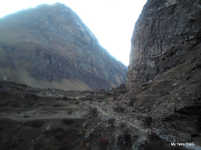 Way to the Vasudhara Falls as seen from the Mana village