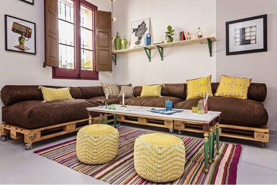 Oh-no! BOHO #3 / Never too late for 5 more décor cliches - pallet sofas www.bohohome.com @bohosusan