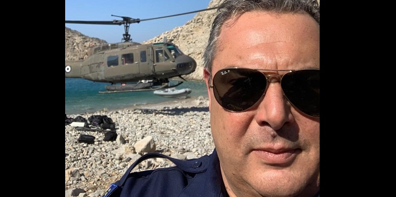 Δεν χάνει ευκαιρία για selfie ο Καμμένος – Γιατί βρέθηκε στη βραχονησίδα Σύρνα Δεν χάνει ευκαιρία για selfie ο Καμμένος – Γιατί βρέθηκε στη βραχονησίδα Σύρνα