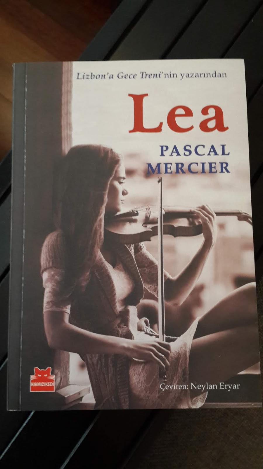 PASCAL MERCIER Lea