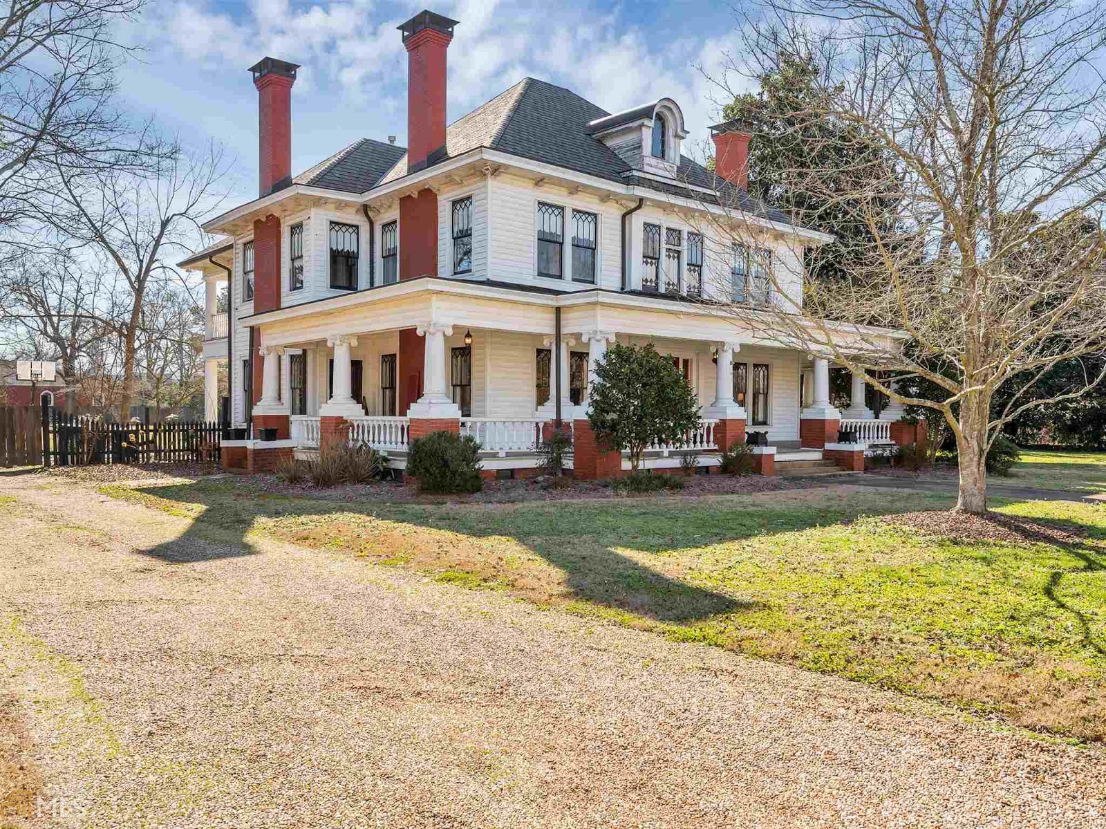 Sweet House Dreams Dickerson House, 1918 Colonial Revival in McDonough