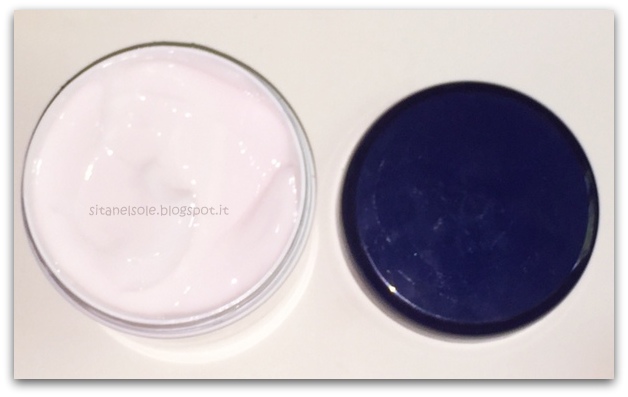 GlamourCaprices: AvonCare RoseHips RichCream Smoothing Energising Face ...