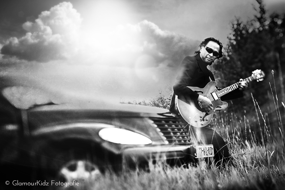 lensbaby guitar musician photographer Apeldoorn netherlands art vintage edge Chrysler