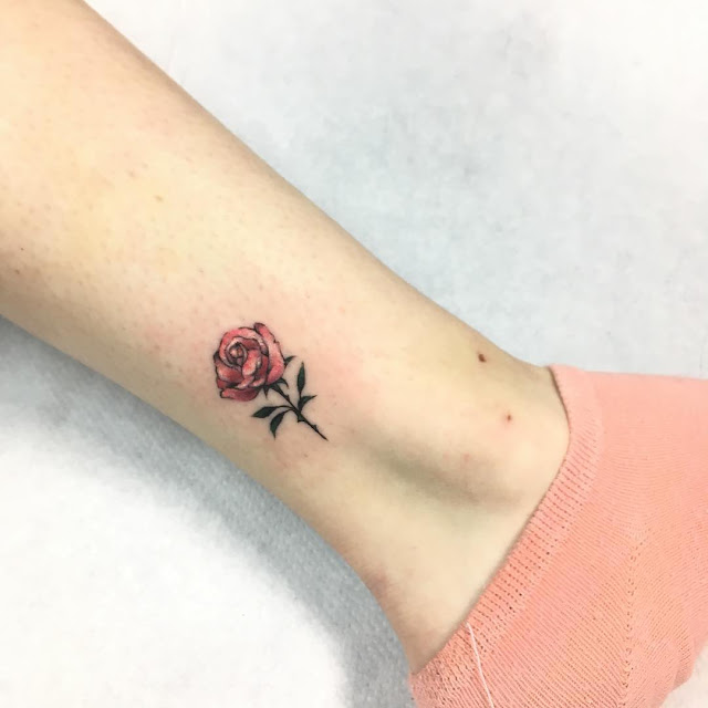 Tatuagens femininas nos tornozelos Tatuagens femininas nos tornozelos
