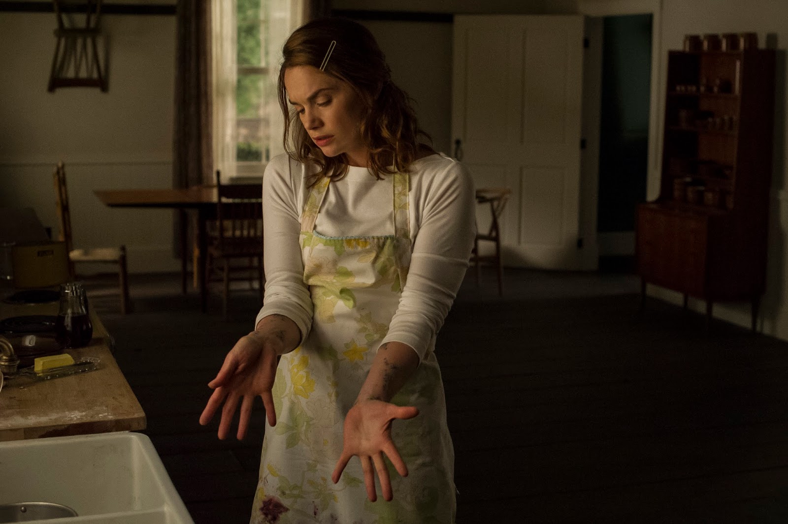 I Am The Pretty Thing That Lives In The House I AM THE PRETTY THING THAT LIVES IN THE HOUSE Trailer and Images | The
