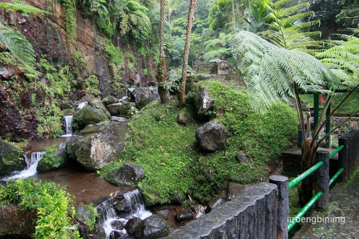 air terjun parang ijo karanganyar