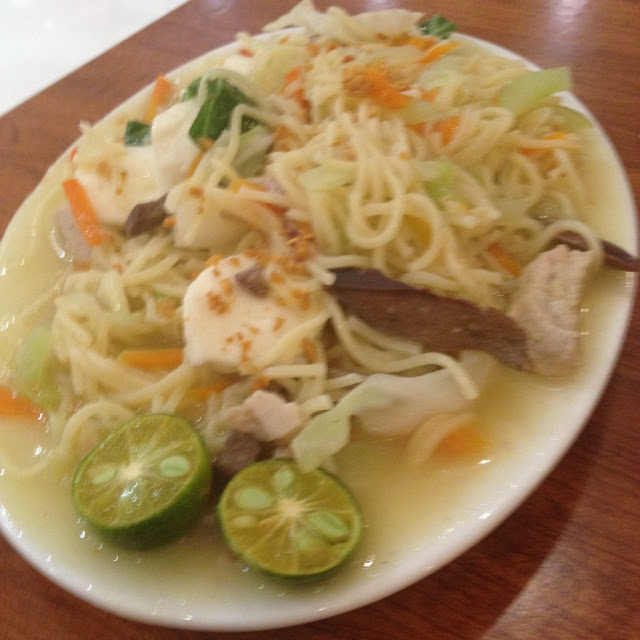 CnT Lechon in Cebu City Pancit canton at CnT Lechon