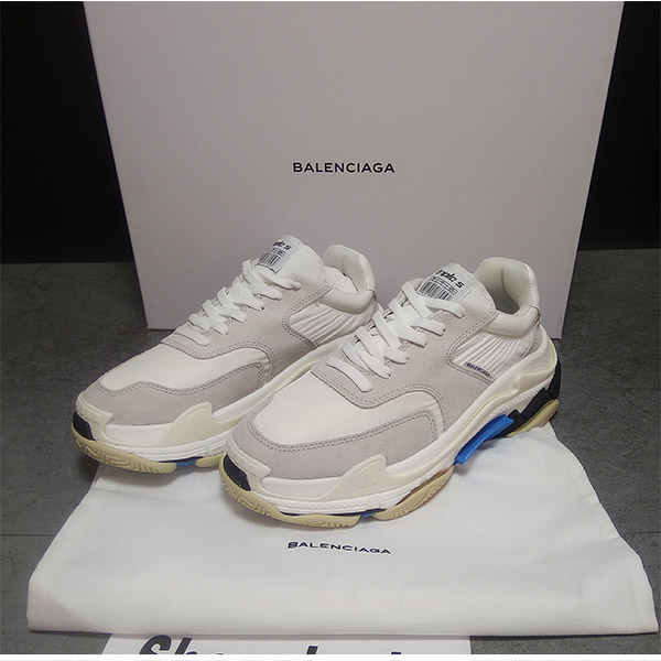 Balenciaga Triple S Low top Leather Trainers in Black Pink